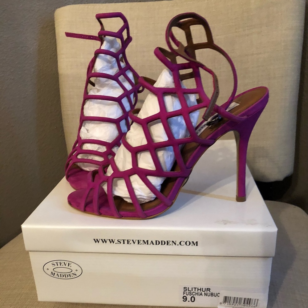 Steve Madden cut out heel